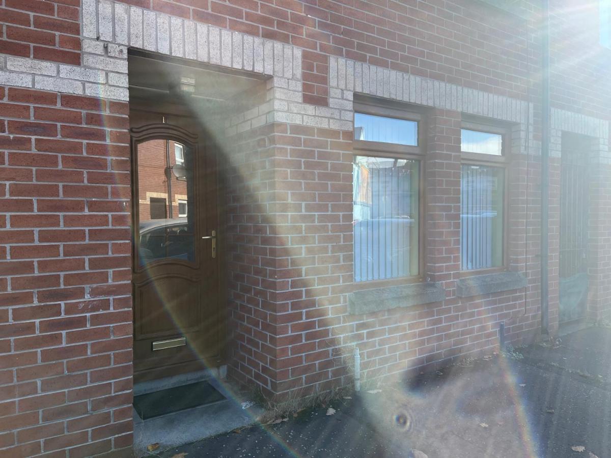 11 Parkmore Street, Ormeau Road, Belfast, Bt7 2Gt, 2 Bedroom House Exterior photo