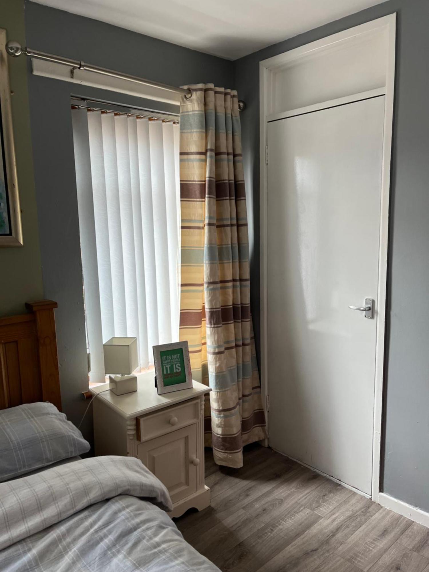 11 Parkmore Street, Ormeau Road, Belfast, Bt7 2Gt, 2 Bedroom House Exterior photo